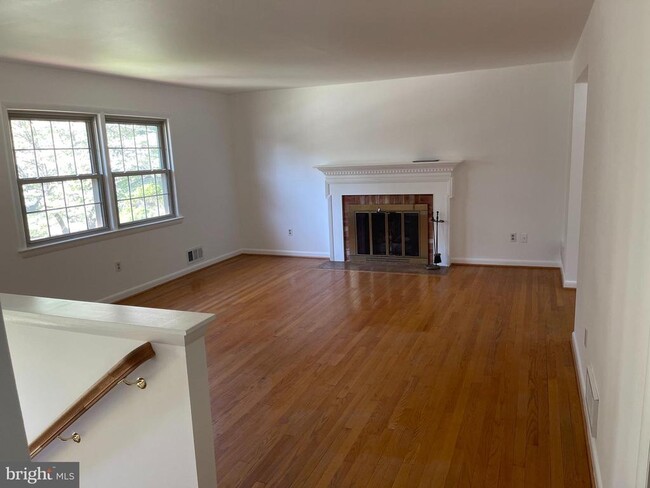 2866 Glenvale Dr in Fairfax, VA - Building Photo - Building Photo