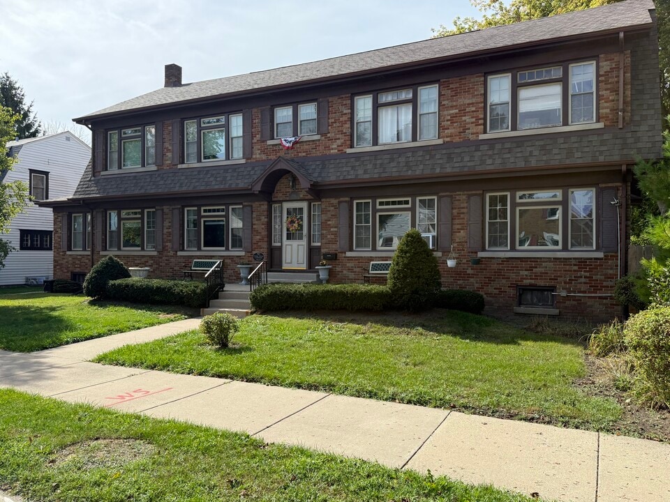 2040 Quincy Ave, Unit 2 in Racine, WI - Building Photo