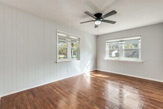 10227 Sylvia Dr in Dallas, TX - Foto de edificio - Building Photo