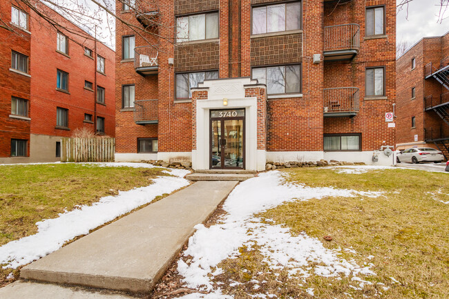 3740 De La Côte-Sainte-Catherine Ch in Montréal, QC - Building Photo - Building Photo