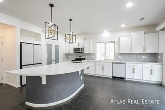 5560 N Cathay Ct in Denver, CO - Foto de edificio - Building Photo