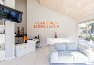 The Landing at Long Beach in Long Beach, CA - Foto de edificio - Building Photo