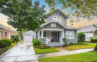 4625 Pineridge St in Houston, TX - Building Photo - Building Photo