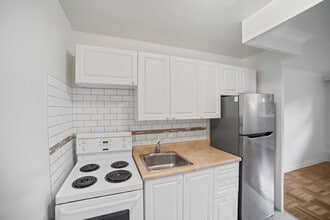 165 Balliol in Toronto, ON - Building Photo - Building Photo