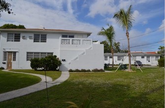 The Roads in Miami, FL - Building Photo - Primary Photo