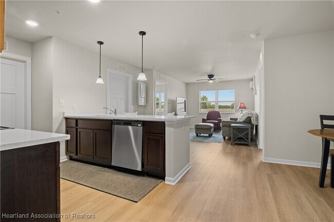 260 Spanish Moss Cir in Sebring, FL - Building Photo - Building Photo