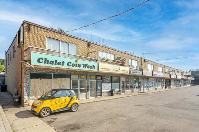 3262-3302 W Lake Shore Blvd