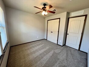 18533 Abierto Dr in Edmond, OK - Building Photo - Building Photo
