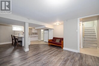 284 Trott Dr in London, ON - Building Photo - Building Photo