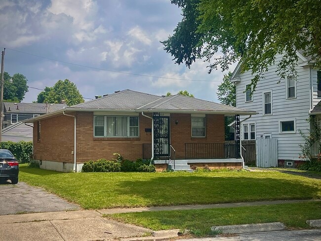 property at 1882 Stratford Way