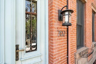 702 Bloomfield St in Hoboken, NJ - Building Photo