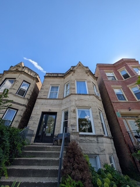 property at 3145 W Augusta Blvd