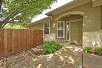 1800 Jentsch Ct in Austin, TX - Building Photo - Building Photo