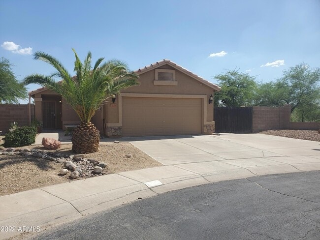 3135 W Abraham Ln