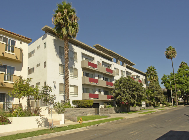 1335 N Detroit St in Los Angeles, CA - Foto de edificio - Building Photo