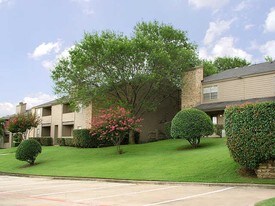 Cedar Bend Apartments in Arlington, TX - Building Photo