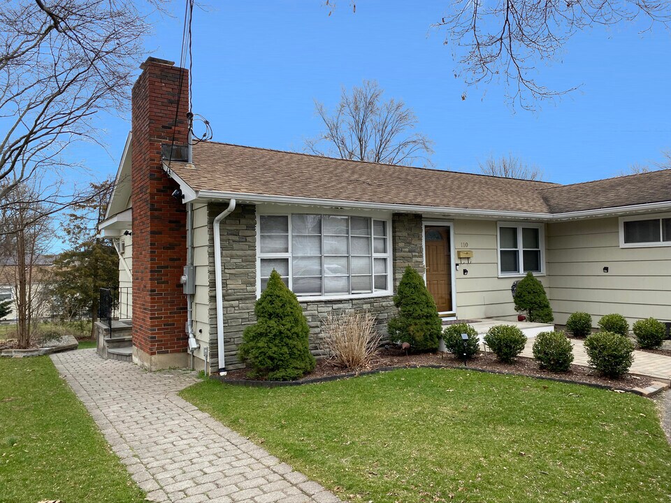 110 Dobson St, Unit UL in Bridgeport, CT - Building Photo