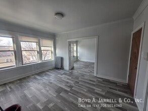 10855 S Vernon Ave in Chicago, IL - Building Photo - Building Photo