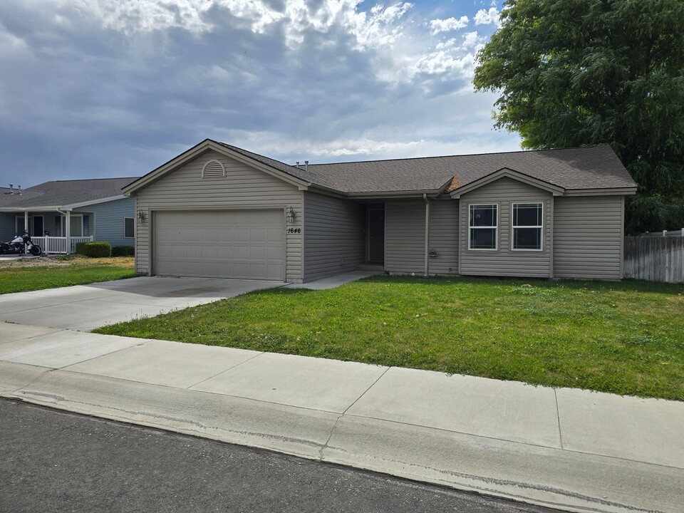 1646 Atlantic St in Twin Falls, ID - Building Photo