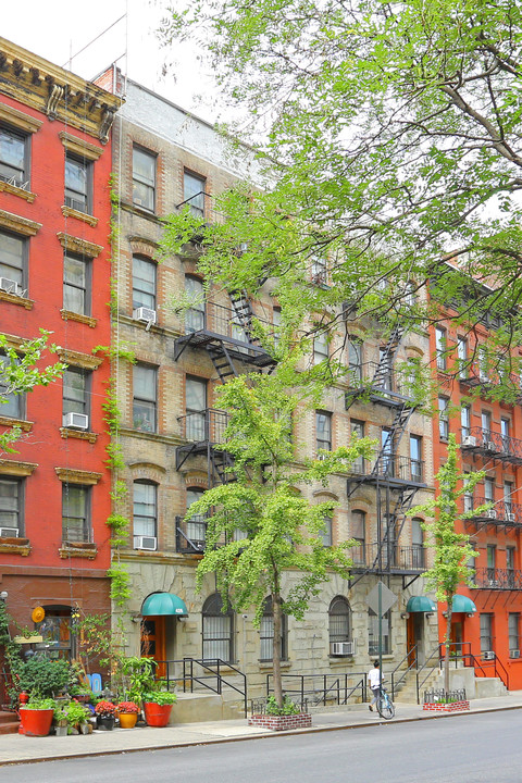 426-428 W 56th St in New York, NY - Foto de edificio