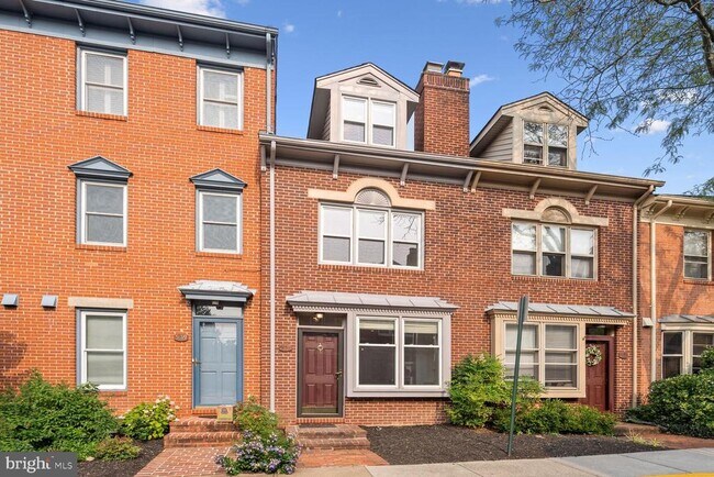 property at 507 Colecroft Ct