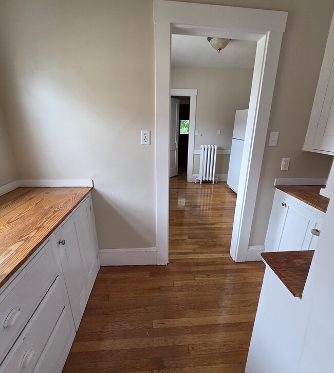 31 Chester Rd, Unit 2 in Belmont, MA - Foto de edificio - Building Photo