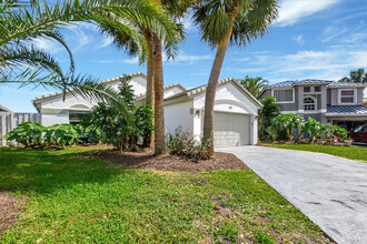 215 NW 40th Ave in Delray Beach, FL - Building Photo - Building Photo