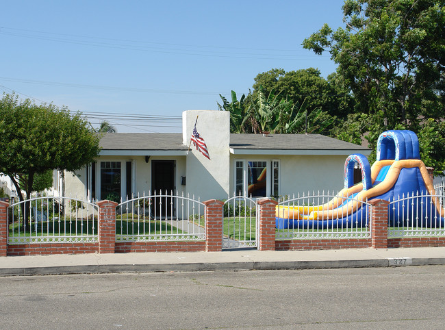 327-329 W Robert Ave in Oxnard, CA - Building Photo - Building Photo