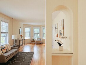 8 Fainwood Cir in Cambridge, MA - Building Photo - Building Photo