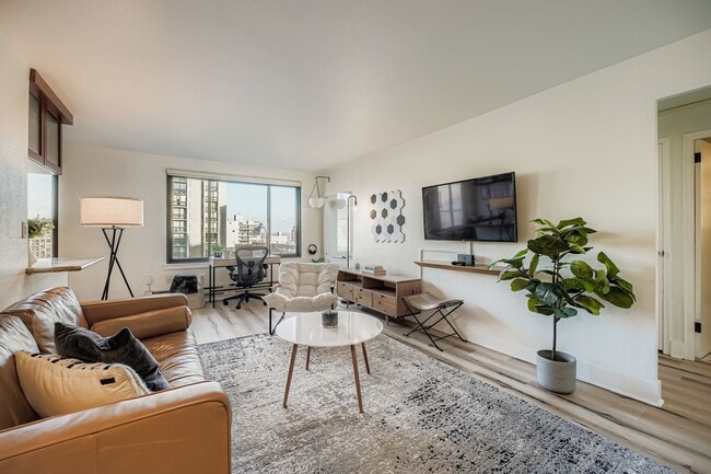 1105 Spring St, Unit 1206 in Seattle, WA - Building Photo - Building Photo