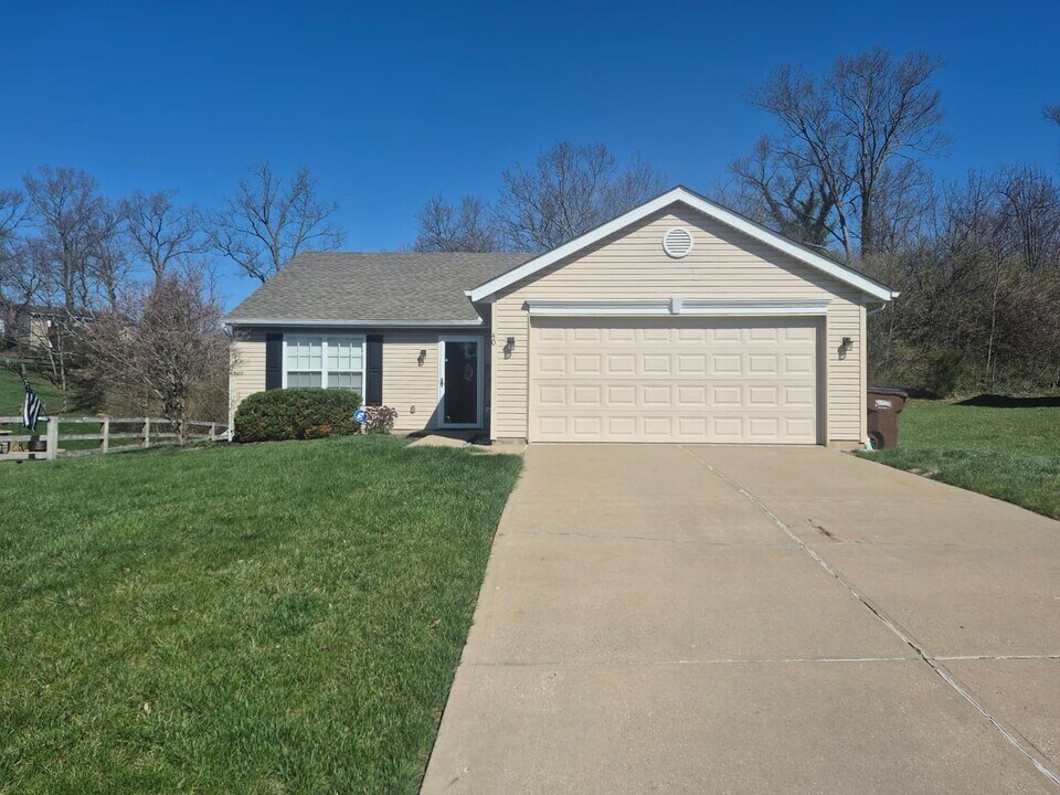 40 Nicole Dr in Independence, KY - Foto de edificio