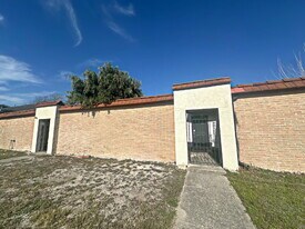 4013 Burning Tree Dr in San Antonio, TX - Building Photo