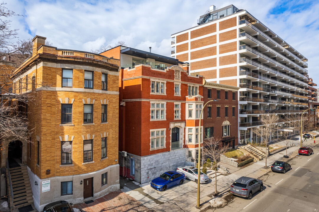 1559 Du Docteur-Penfield Av in Montréal, QC - Building Photo