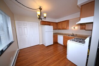 7335 Tiffany Dr, Unit 1A in Orland Park, IL - Foto de edificio - Building Photo