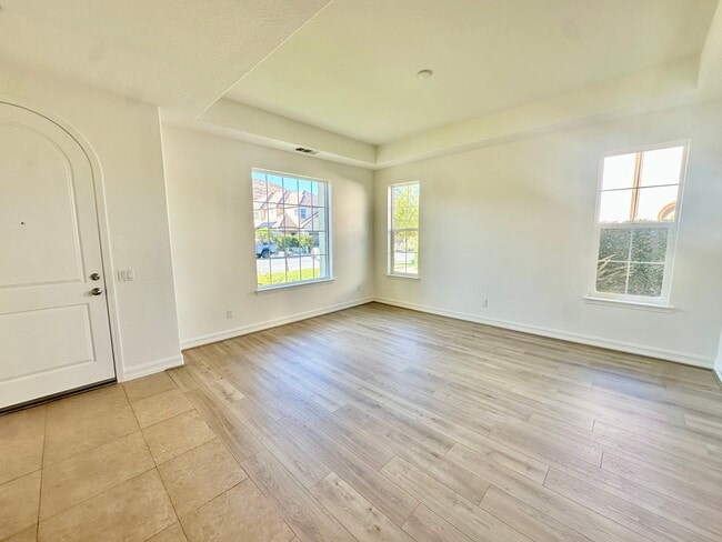 1976 Lakota St in Simi Valley, CA - Building Photo - Building Photo