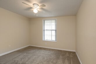 Palatka Oaks Apartments in Palatka, FL - Building Photo - Interior Photo