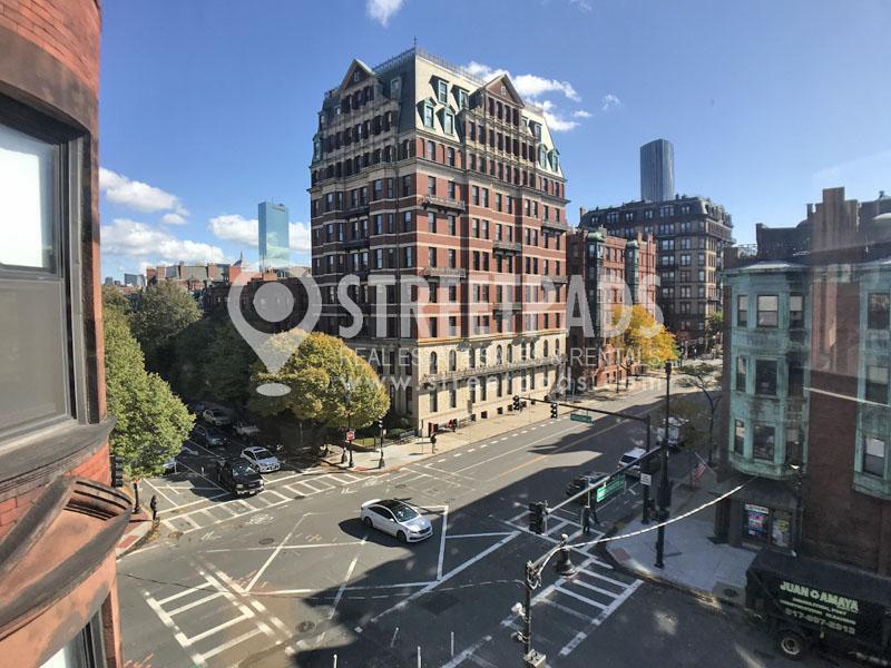 504 Beacon St in Boston, MA - Building Photo