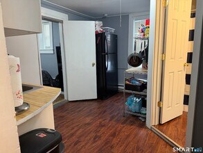 112 Rockwell St in Winchester, CT - Building Photo - Building Photo