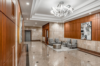 The Seasons Apartments in Bethesda, MD - Foto de edificio - Lobby