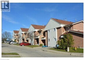 15 Millwood Crescent in Kitchener, ON - Building Photo
