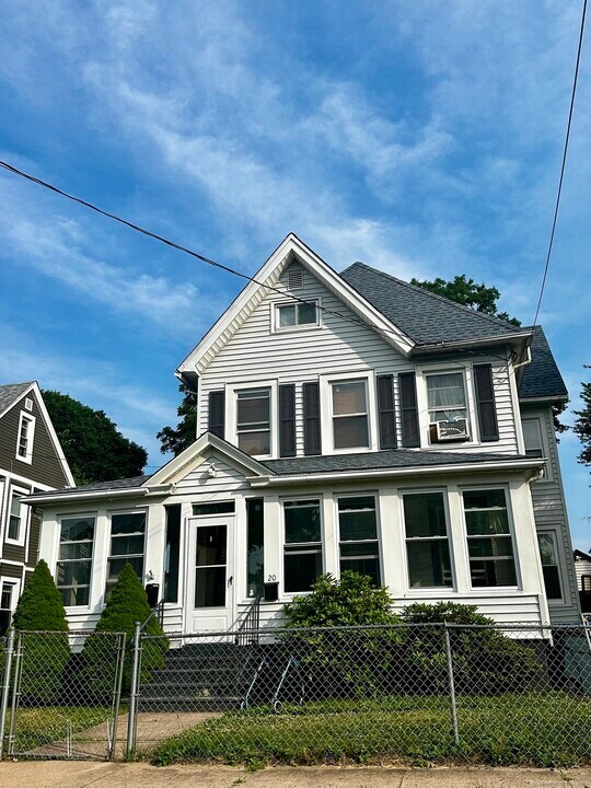18 Smith St in West Haven, CT - Foto de edificio