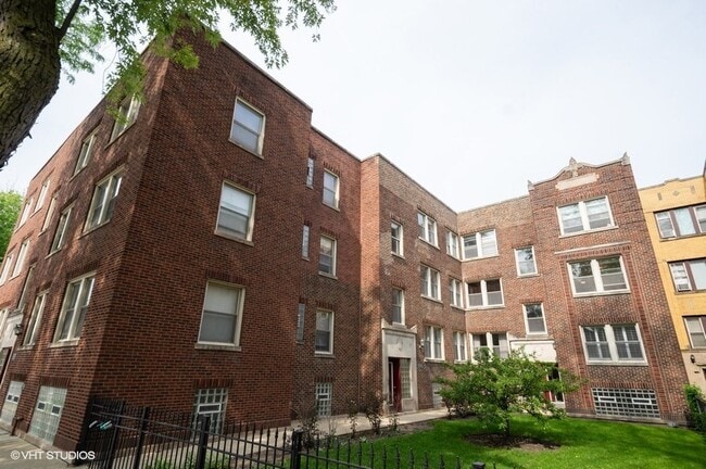 property at 2013 N Leavitt St