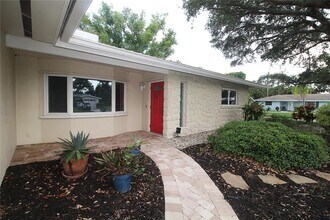 6512 Bowline Dr in Sarasota, FL - Building Photo - Building Photo
