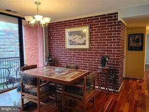 12 S Van Dorn St, Unit 401 in Alexandria, VA - Building Photo - Building Photo