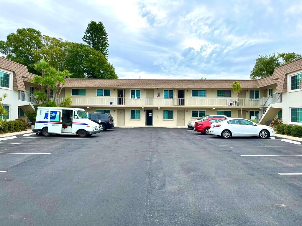 Raven at Bay Pines St. Petersburg, FL Apartments