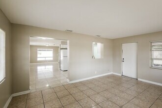 2890 NW 20th St in Fort Lauderdale, FL - Building Photo - Building Photo