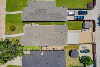 1175 Meadows Dr in Grand Prairie, TX - Building Photo - Building Photo