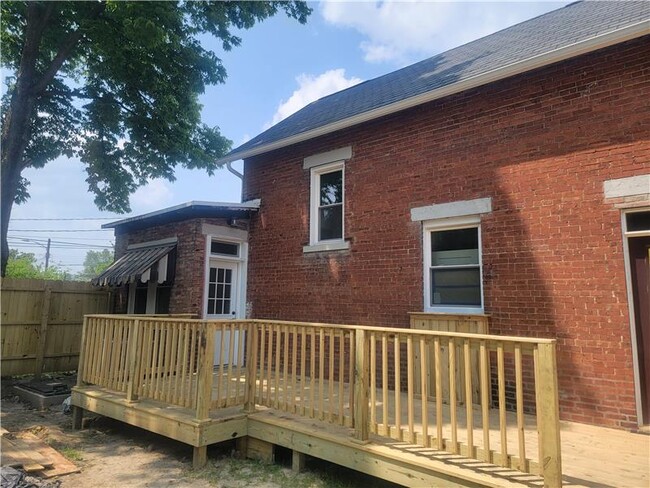 735 E Beck St in Columbus, OH - Building Photo - Building Photo