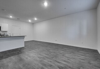526 Clearsable Ave in Henderson, NV - Building Photo - Building Photo
