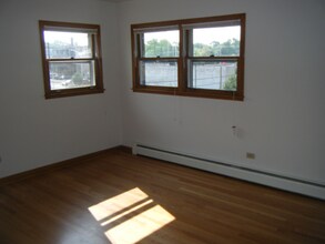 7222 Dixon St-Unit -302 in Forest Park, IL - Building Photo - Building Photo